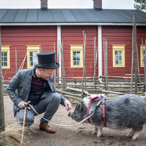 ”Jos sanoo toiselle että rakastaa, niin eikö sitä sitten erota huonosta liitosta ja olla sen kanssa jota rakastaa?”